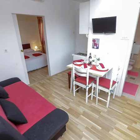 Maxim Apartment *